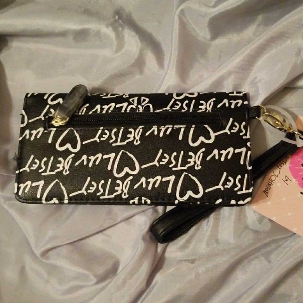 Betsey Johnson wristlet wallet - Picture 4 of 4